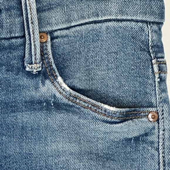 🩵MOTHER Denim High Waisted Looker Ankle Fray Hem Jean in Shoot to Thrill 23 - Picture 7 of 16